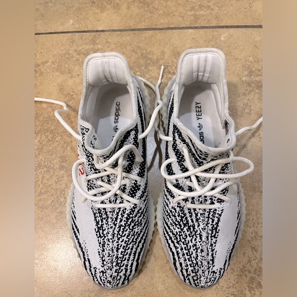 YEEZY BOOST 350 V2